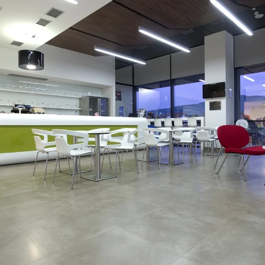 ChatGPT dijo: ¿Quieres renovar tus espacios con una empresa de construcción y revestimiento de pisos para interiores? En Facility Venezuela te ofrecemos soluciones elegantes y funcionales, adaptadas a cada ambiente: desde hogares hasta oficinas o locales comerciales. Trabajamos con acabados de alta calidad, tiempos de entrega garantizados y diseños que marcan la diferencia. ¡Convierte cada piso en el reflejo de tu estilo, con el respaldo de los expertos!