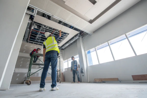¿Buscas servicios de remodelación en Caracas que realmente transformen tus espacios con diseño, funcionalidad y calidad garantizada? En Facility Venezuela nos encargamos de todo: desde rediseños integrales hasta renovaciones puntuales, optimizando cada detalle con materiales duraderos y ejecución impecable. Ideal para oficinas, locales, viviendas o industrias. Con nosotros remodelar es sencillo, rápido y sin contratiempos. Tu inversión rinde más cuando trabajas con expertos.