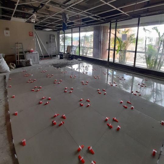 Instalación de Porcelanato en Venezuela - Facility Venezuela
