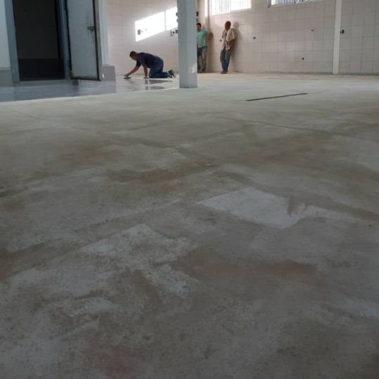 Construcción de pisos de cemento en Venezuela - Facility Venezuela