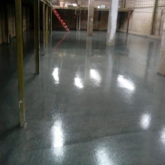 Construcción de pisos de cemento pulido en Venezuela - Facility Venezuela
